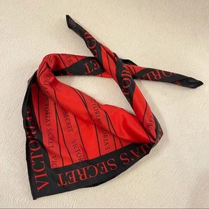 NWT $28 VICTORIA’S SECRET BANDANA SCARF+ bag Valentines